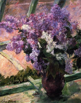 メアリー・カサット Painting - 窓辺の花のライラック メアリー・カサット